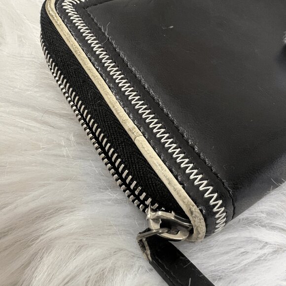 Share Chanel Black Zip Around Wallet With Silver Hardware And Numerous Slots - Picture 12 of 16